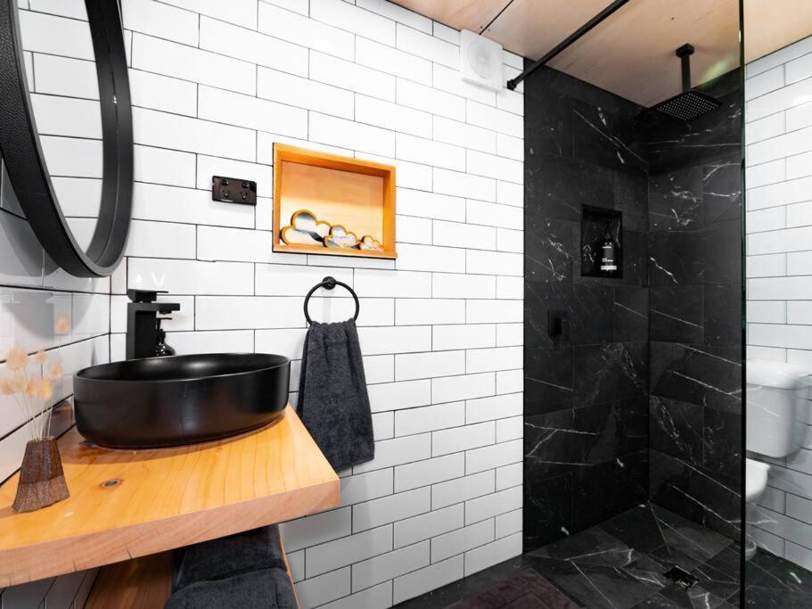 Pilgrim Blue, Derby - Two Charming Apartments In The Heart Of Derby Ngoại thất bức ảnh